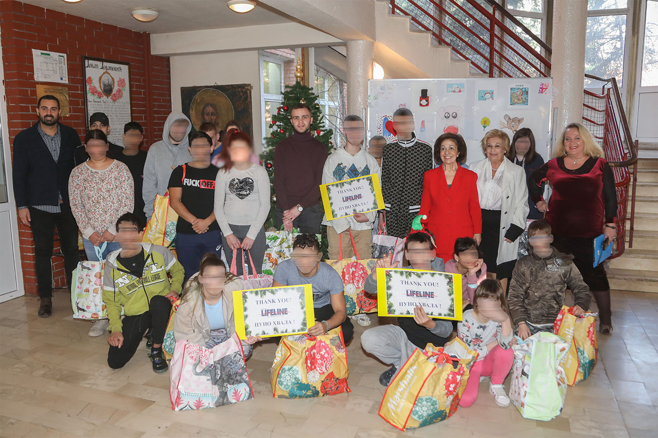 CROWN PRINCESS DELIVERS CHRISTMAS GIFTS FOR ORPHANS IN BELGRADE