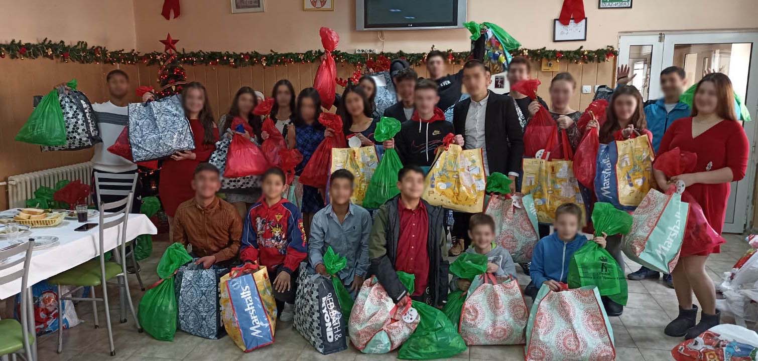 CROWN PRINCESS KATHERINE REJOICES CHILDREN OF SERBIA AND THE REPUBLIC OF SRPSKA WITH CHRISTMAS PRESENTS