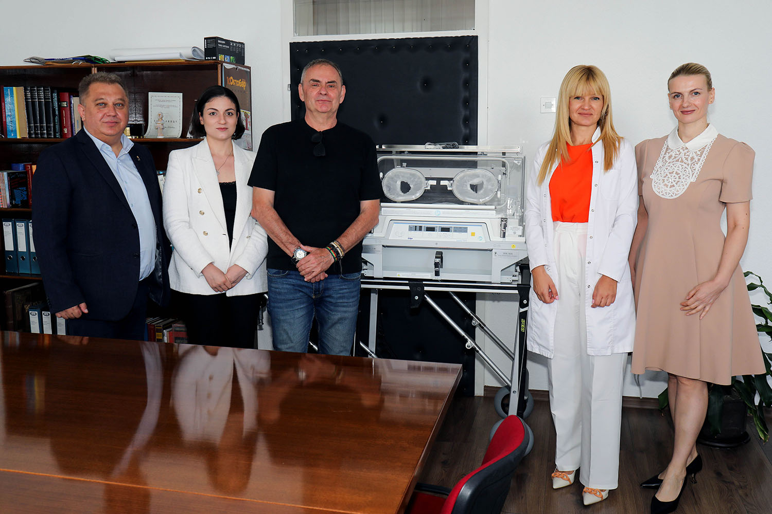 CROWN PRINCESS KATHERINE DONATES NEW TRANSPORT INCUBATOR TO HOSPITAL IN PETROVAC NA MLAVI