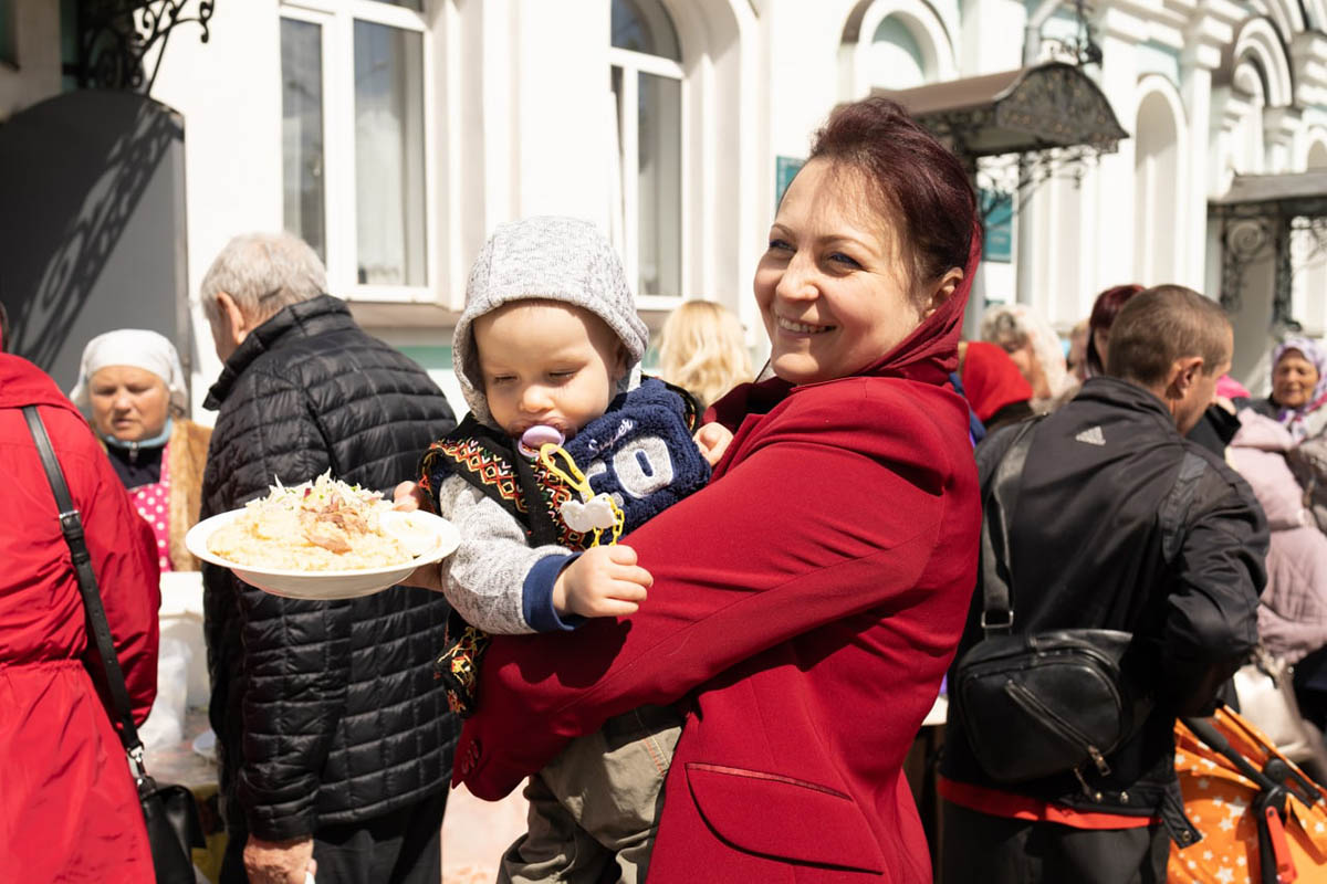 CROWN PRINCESS KATHERINE AND BRIDGE OF LIFE HELPING UKRAINIAN REFUGEE CHILDREN