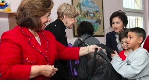 Crown Princess Katherine visits Children's Shelter and brings gifts